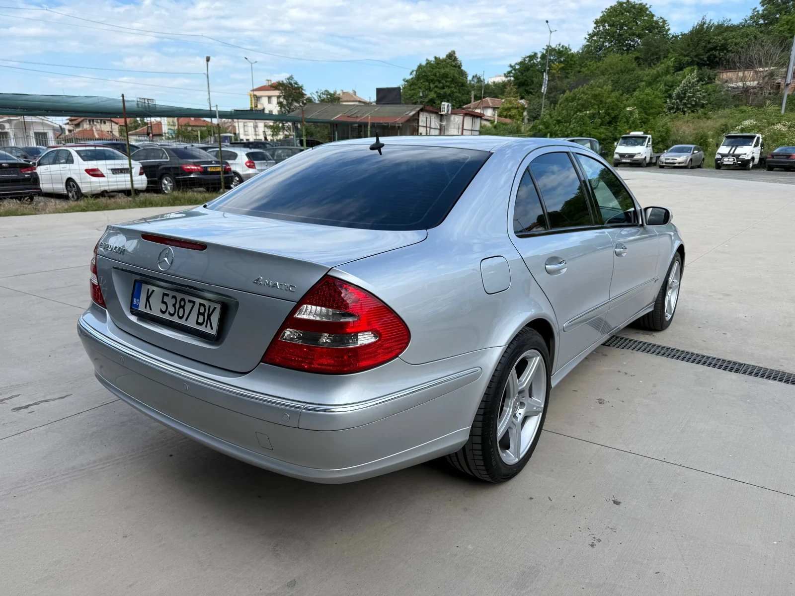 Mercedes-Benz E 320 AVANTGARDE/NAVI/4-MATIC - изображение 5