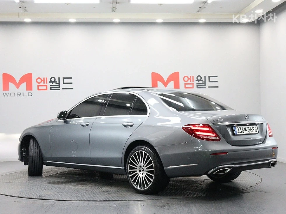 Mercedes-Benz E 300 Mercedes -Benz E300 4Matic Exlusive  - изображение 3