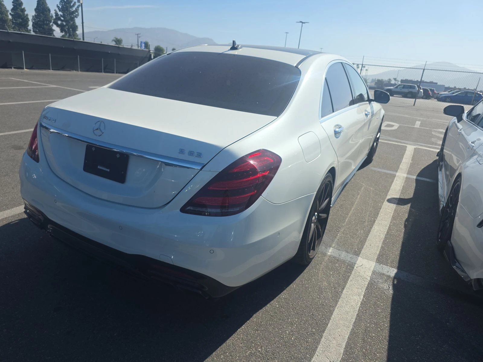 Mercedes-Benz S 63 AMG 4MATIC* Designo* DISTRONIC* PANORAMA* Massage* Кра - изображение 6