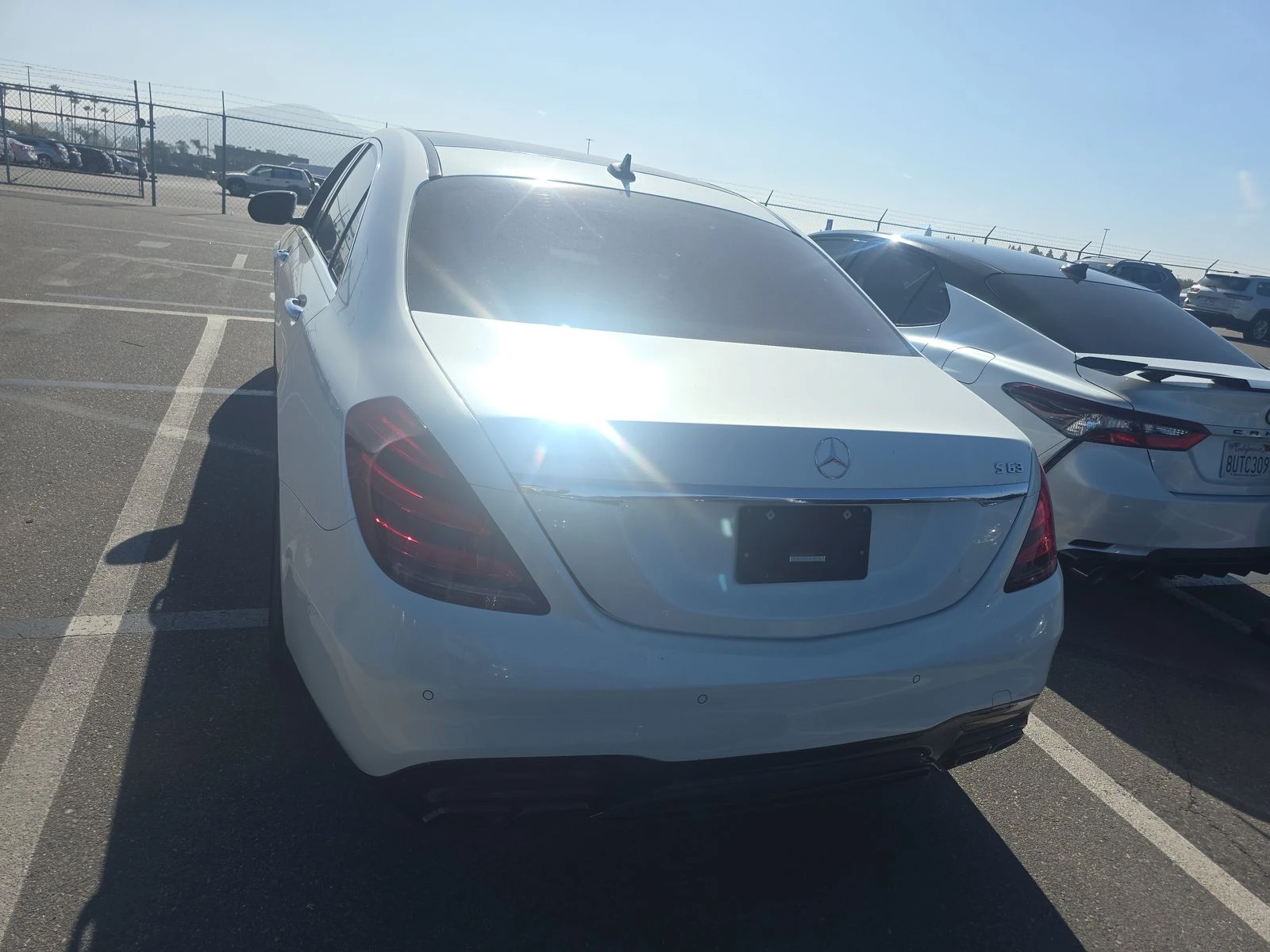 Mercedes-Benz S 63 AMG 4MATIC* Designo* DISTRONIC* PANORAMA* Massage* Кра - изображение 4