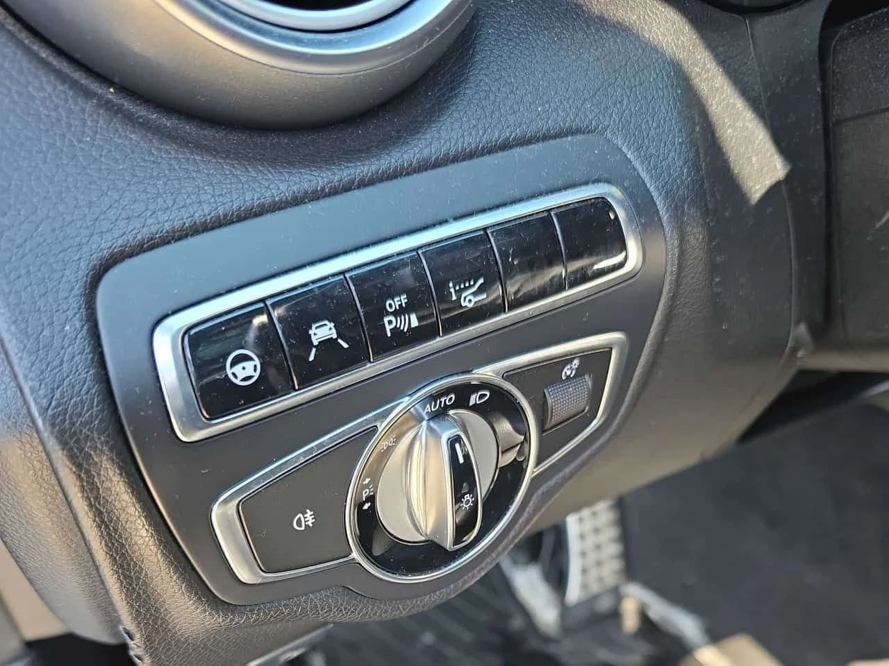 Mercedes-Benz C 400 4MATIC* BURMESTER* DISTRONIC* ПАНОРАМА* , снимка 11 - Автомобили и джипове - 54183183