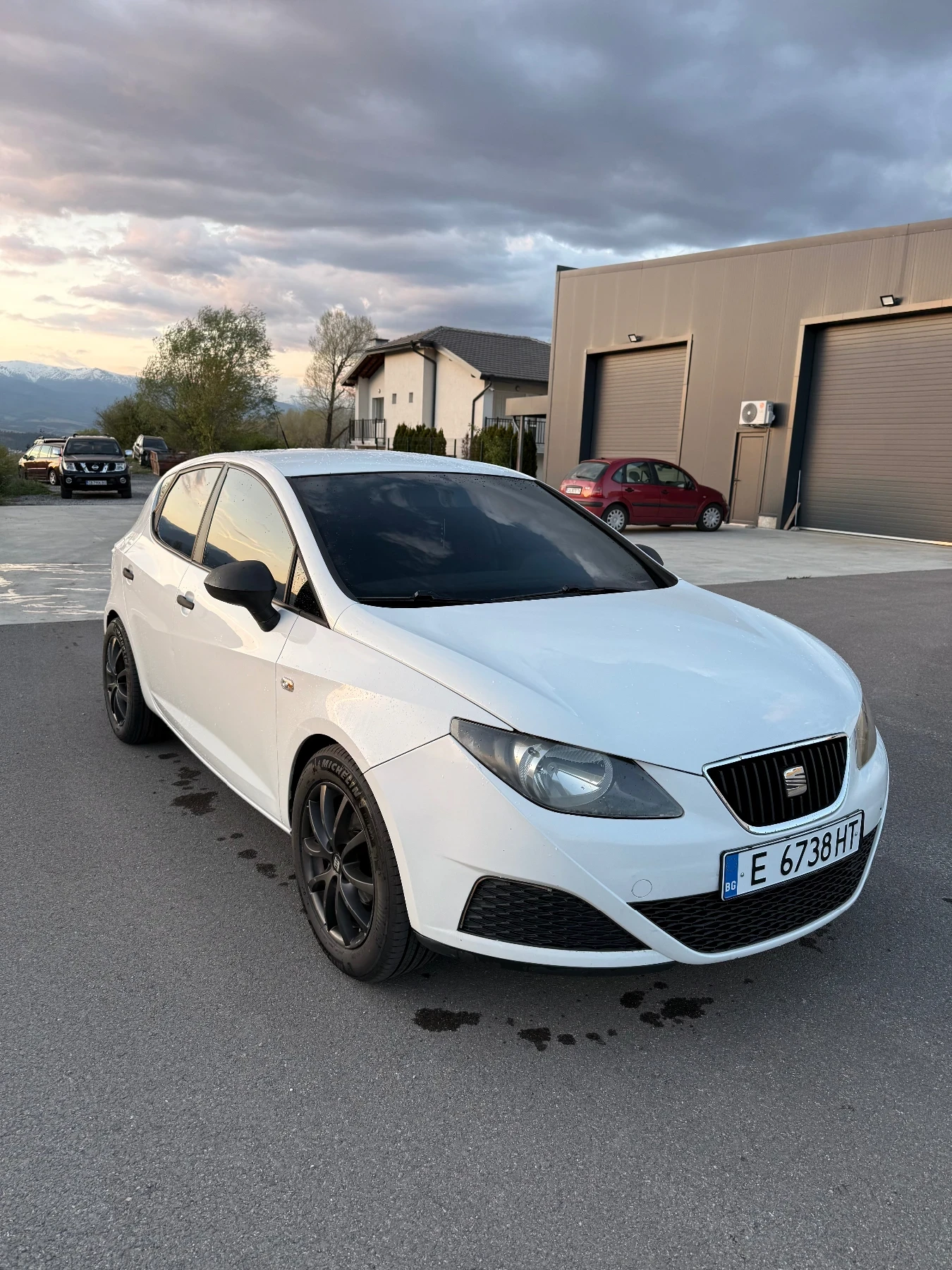 Seat Ibiza Нов внос!Регистрирана обслужена качваш се и караш!, снимка 4 - Автомобили и джипове - 54467946