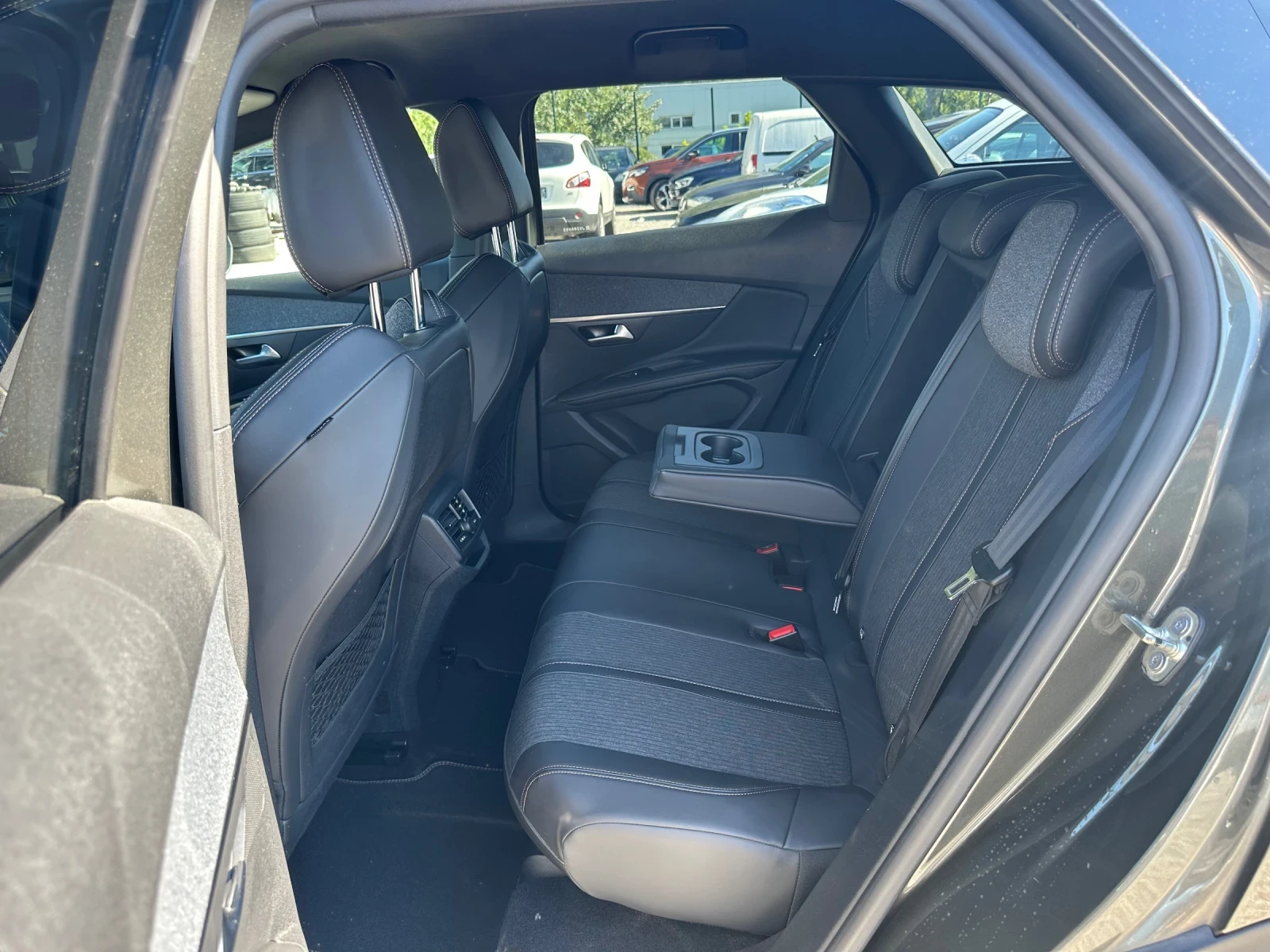 Peugeot 3008 1.5HDI-GTLINE-ДИСТРОНИК-САМОПАРК-НАВИ-ЛЕД-360КАМЕР, снимка 14 - Автомобили и джипове - 54776078