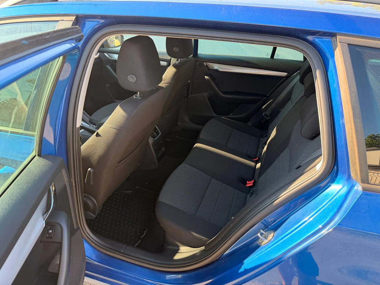 Skoda Octavia 150кс DSG Distronic 2015г EURO6, снимка 10 - Автомобили и джипове - 54994306