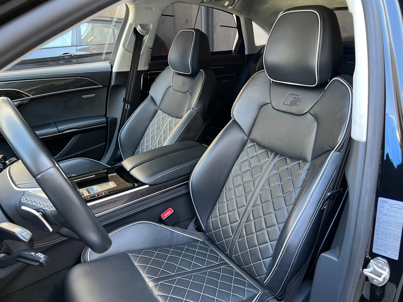 Audi S8 Ceramic* * B&O 3D* * TV* * Laser* * Full, снимка 13 - Автомобили и джипове - 55364179