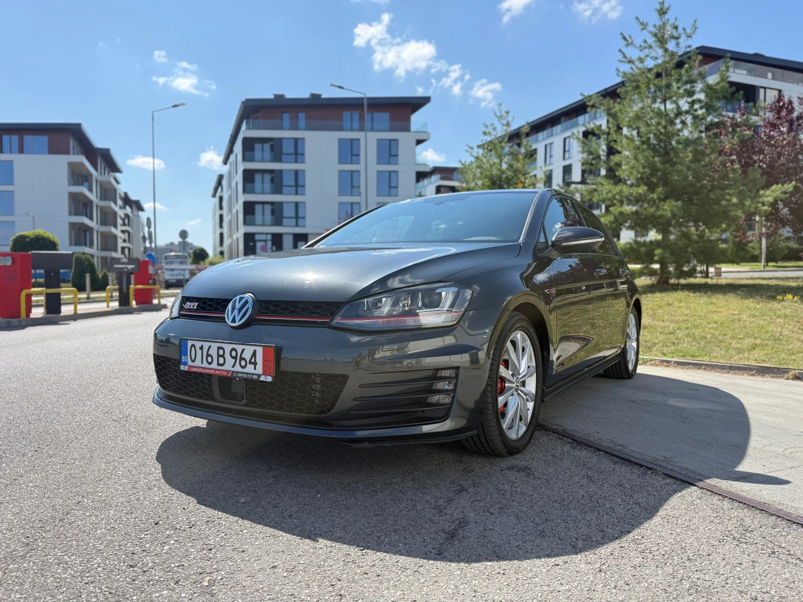 VW Golf 2.0 GTI PERFORMANCE! Дистроник! Автомат, снимка 3 - Автомобили и джипове - 55392514