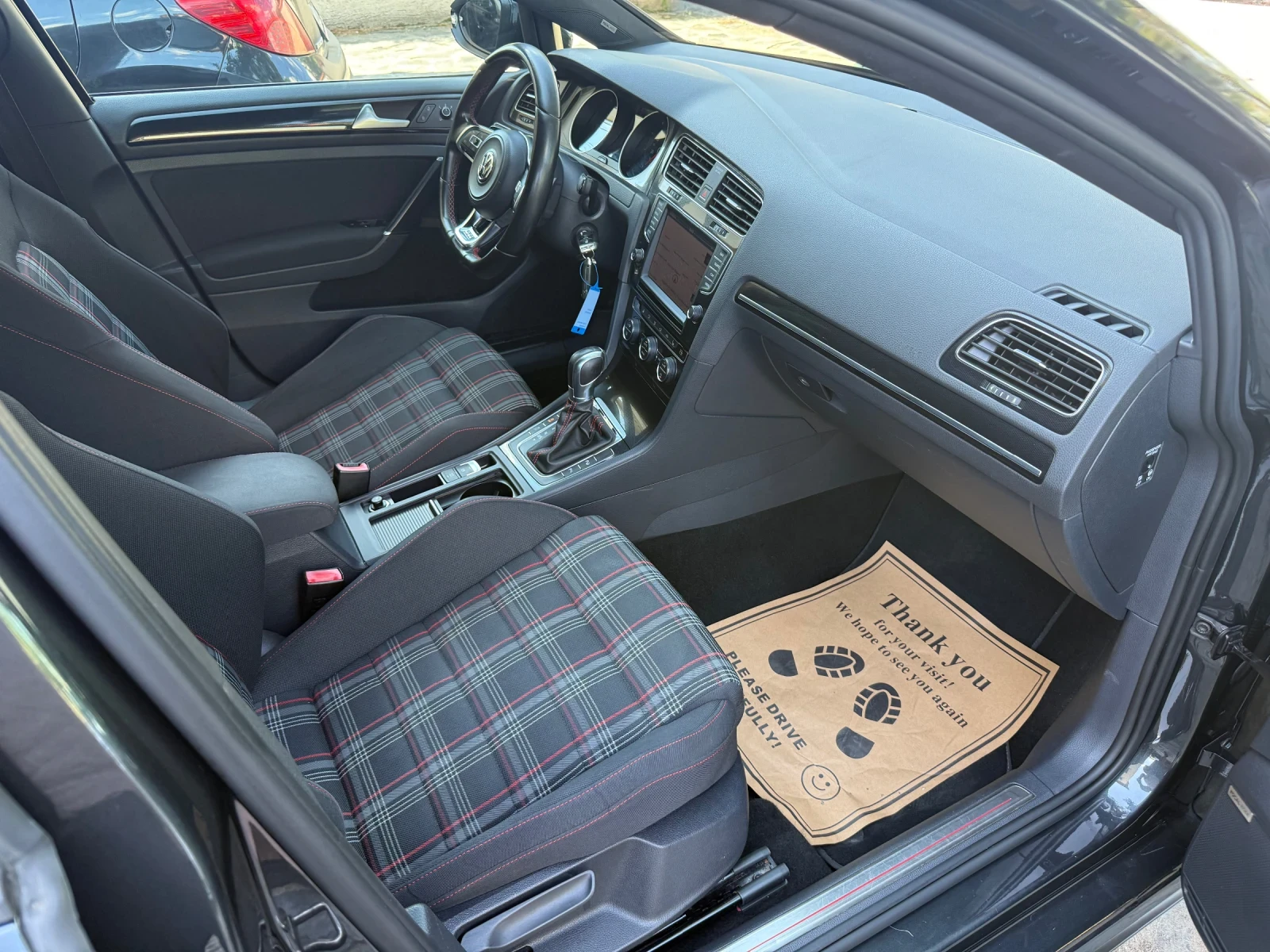 VW Golf 2.0 GTI PERFORMANCE! Дистроник! Автомат, снимка 11 - Автомобили и джипове - 55392514