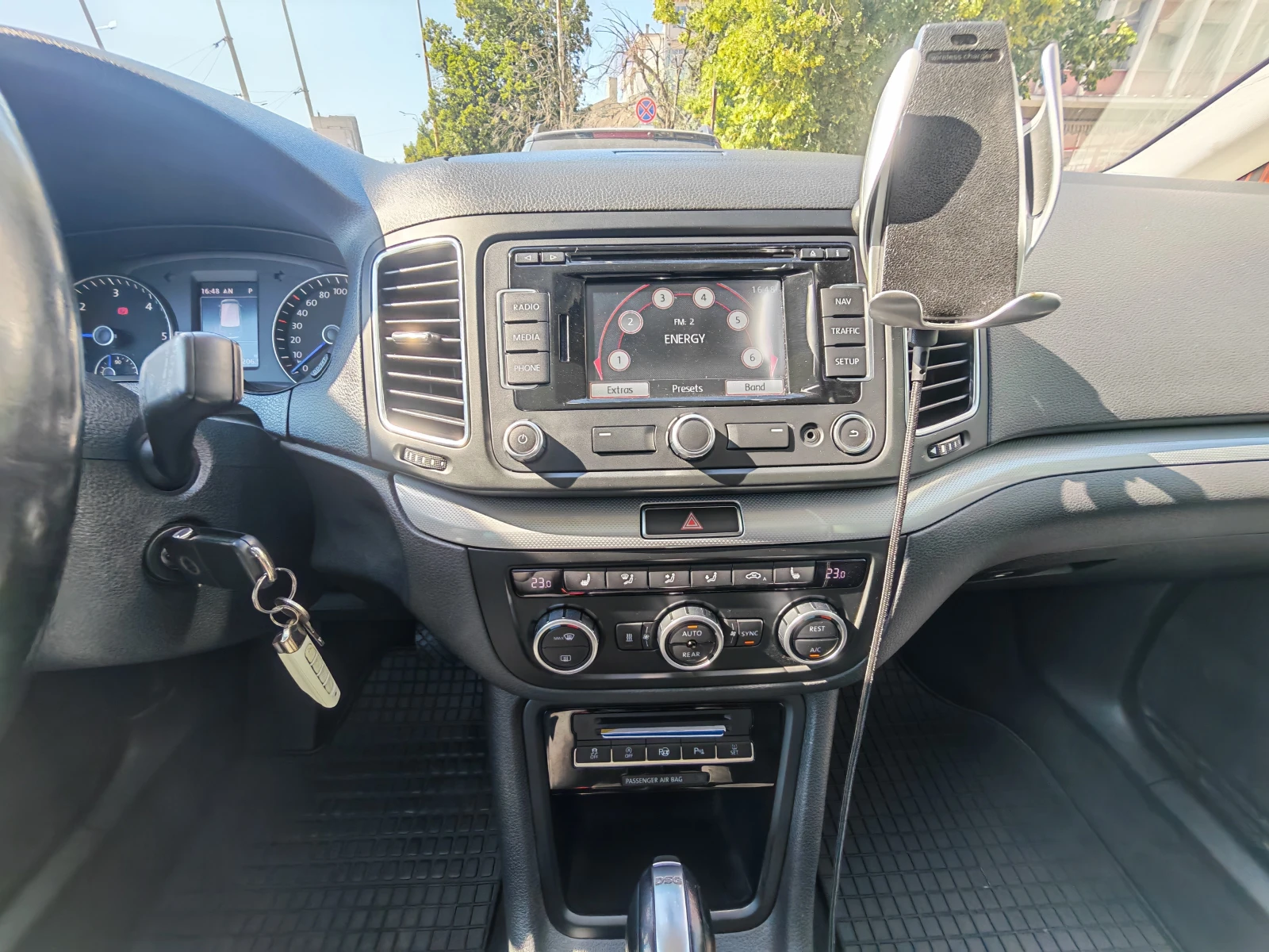 VW Sharan 2.0 TDI, снимка 11 - Автомобили и джипове - 55515848