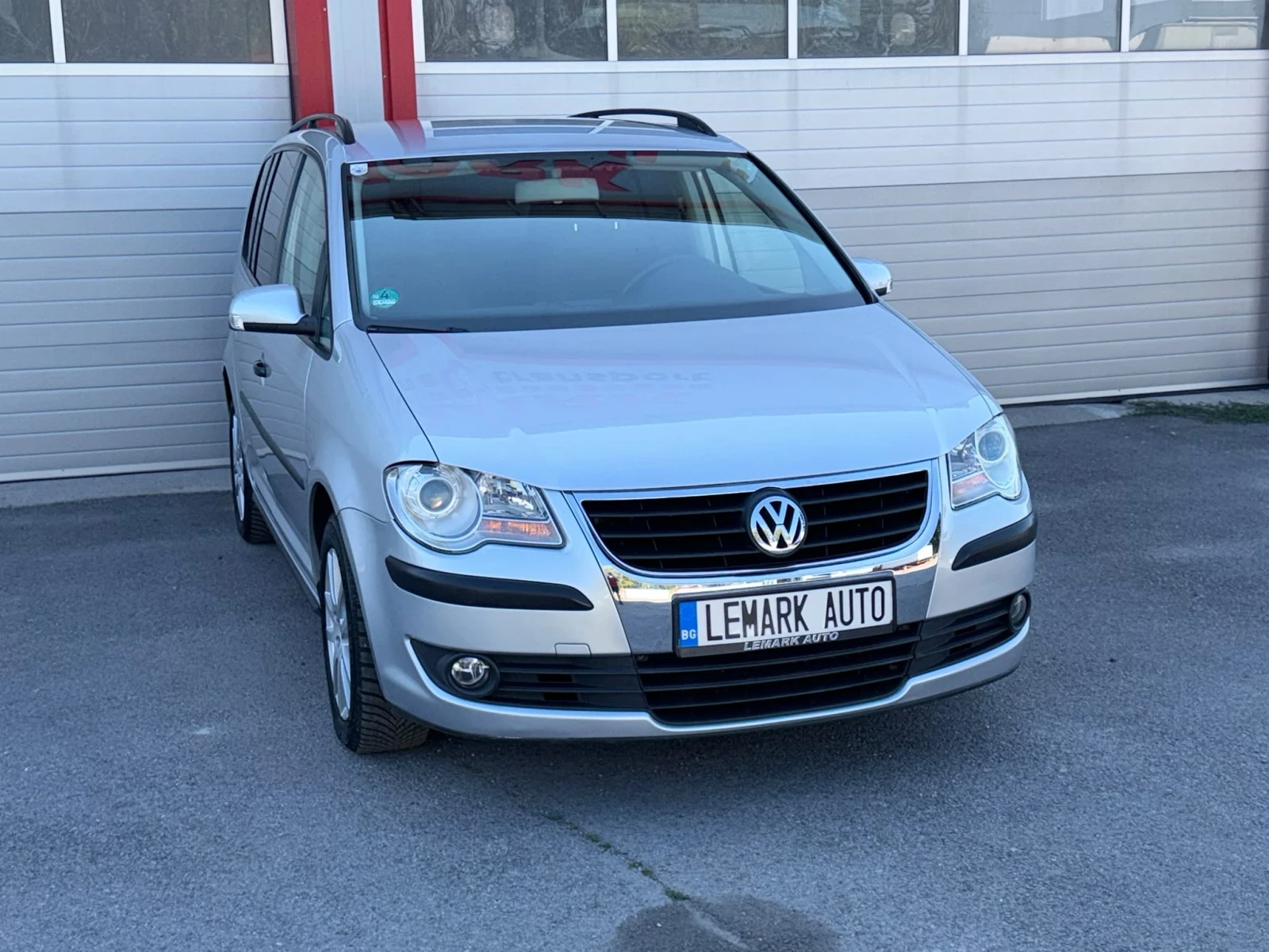 VW Touran 1.9TDI AUTOMATIK DSG KLIMATRONIK ЛИЗИНГ!!!, снимка 3 - Автомобили и джипове - 55826354