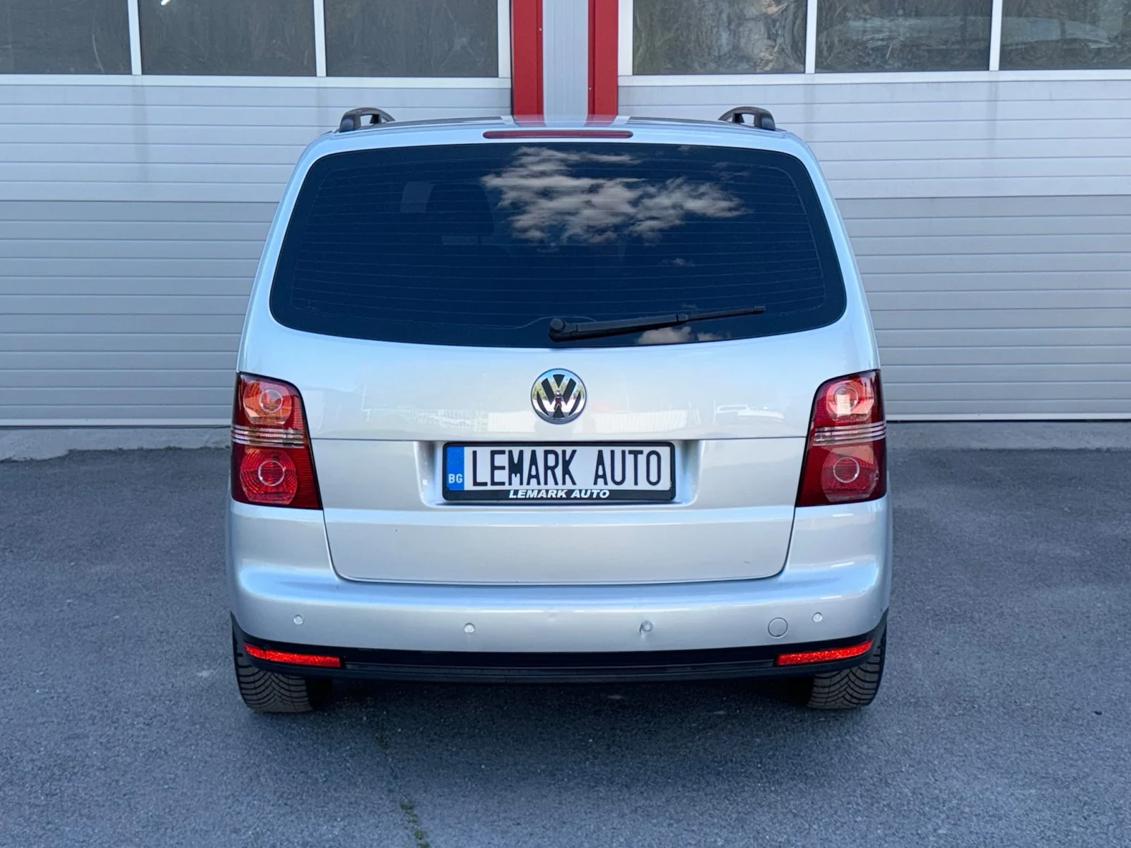 VW Touran 1.9TDI AUTOMATIK DSG KLIMATRONIK ЛИЗИНГ!!!, снимка 10 - Автомобили и джипове - 55826354