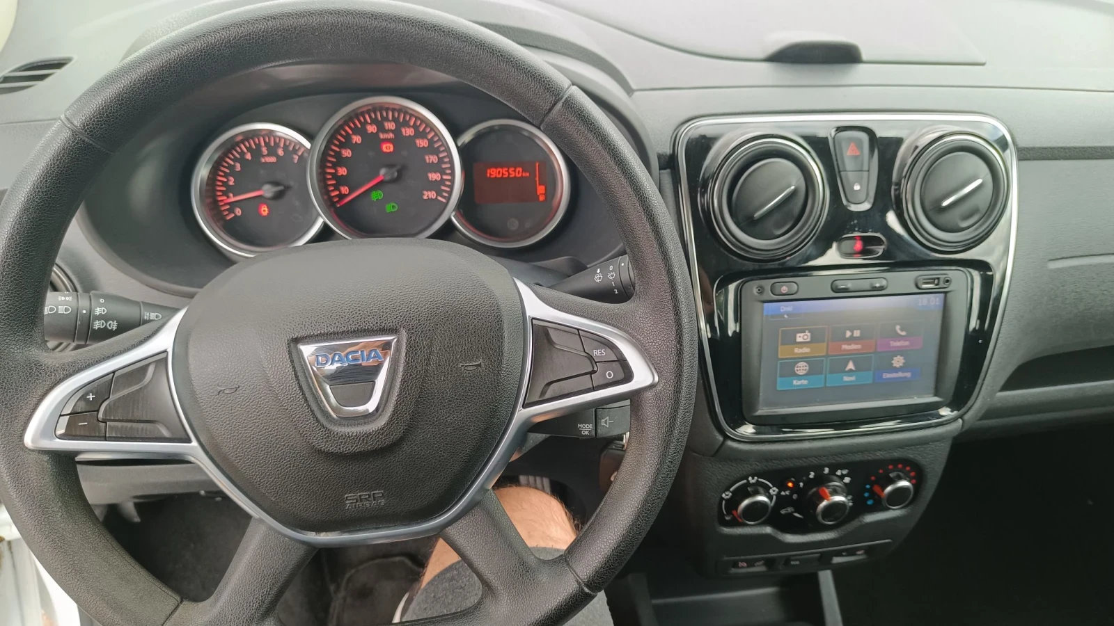 Dacia Lodgy, снимка 9 - Автомобили и джипове - 56517860