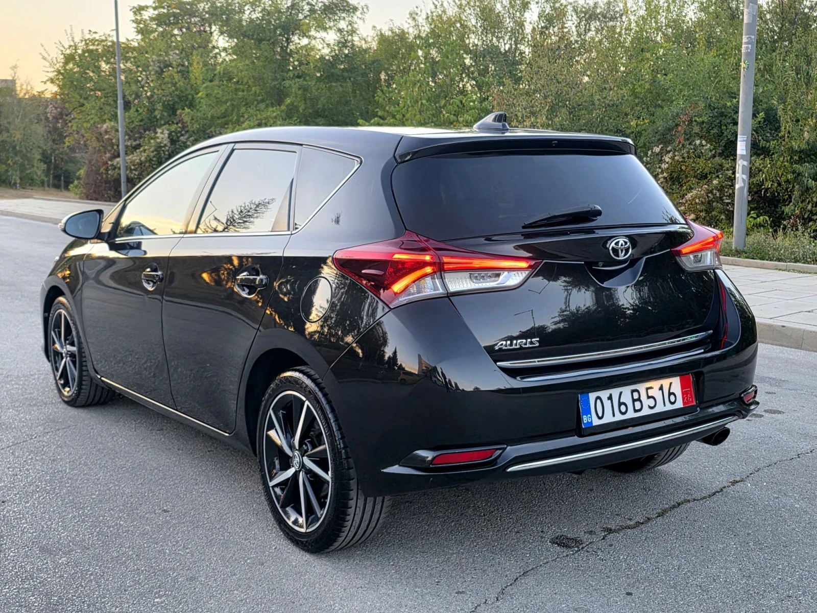 Toyota Auris Фейслифт, Edition S, снимка 6 - Автомобили и джипове - 56365067