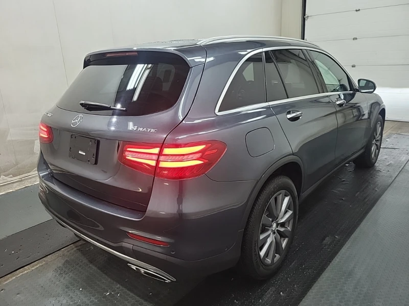 Mercedes-Benz GLC 300 4M* AMG-pack* Burmester* Multibeam* Подгрев* Пано*, снимка 3 - Автомобили и джипове - 52317910
