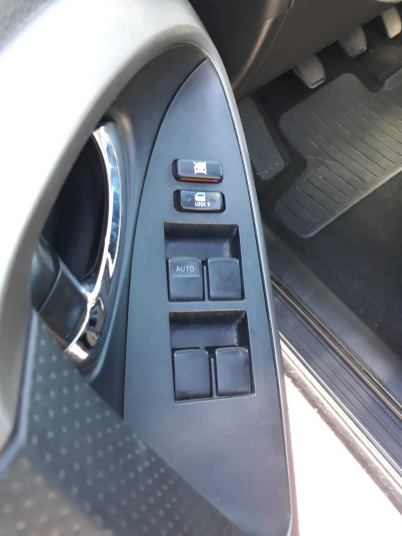 Toyota Rav4, снимка 9 - Автомобили и джипове - 52365617