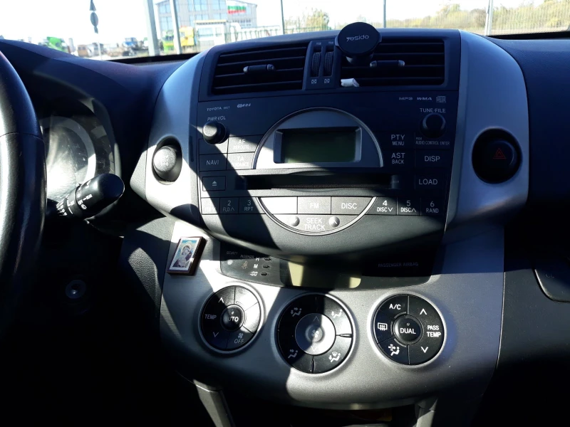 Toyota Rav4, снимка 12 - Автомобили и джипове - 52365617