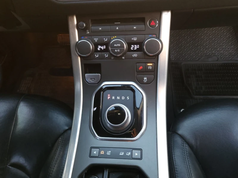 Land Rover Evoque 224DT 2.2d 4x4, снимка 10 - Автомобили и джипове - 52394539