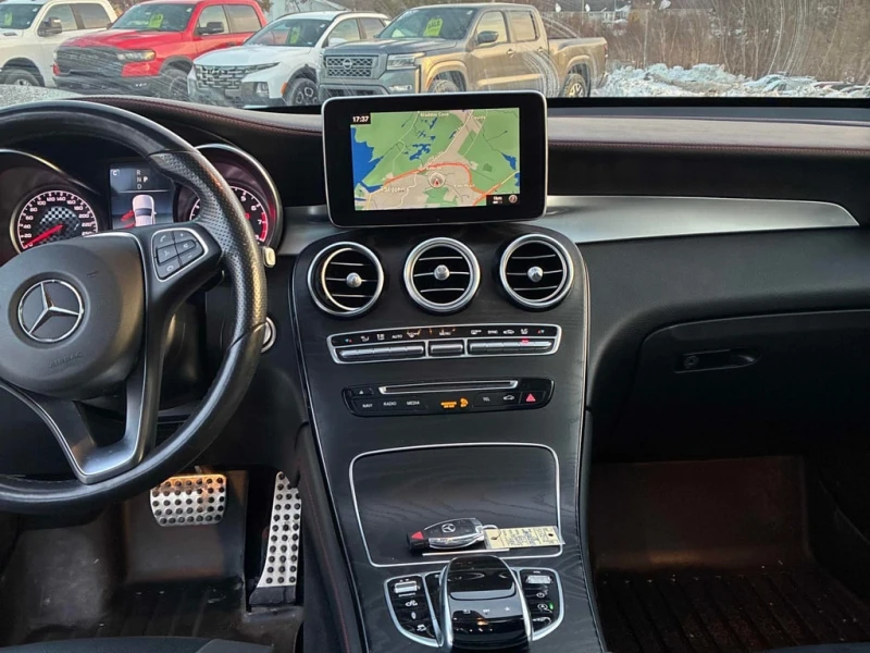 Mercedes-Benz GLC 43 AMG * CARFAX * ФИНАНСИРАНЕ , снимка 9 - Автомобили и джипове - 53251145