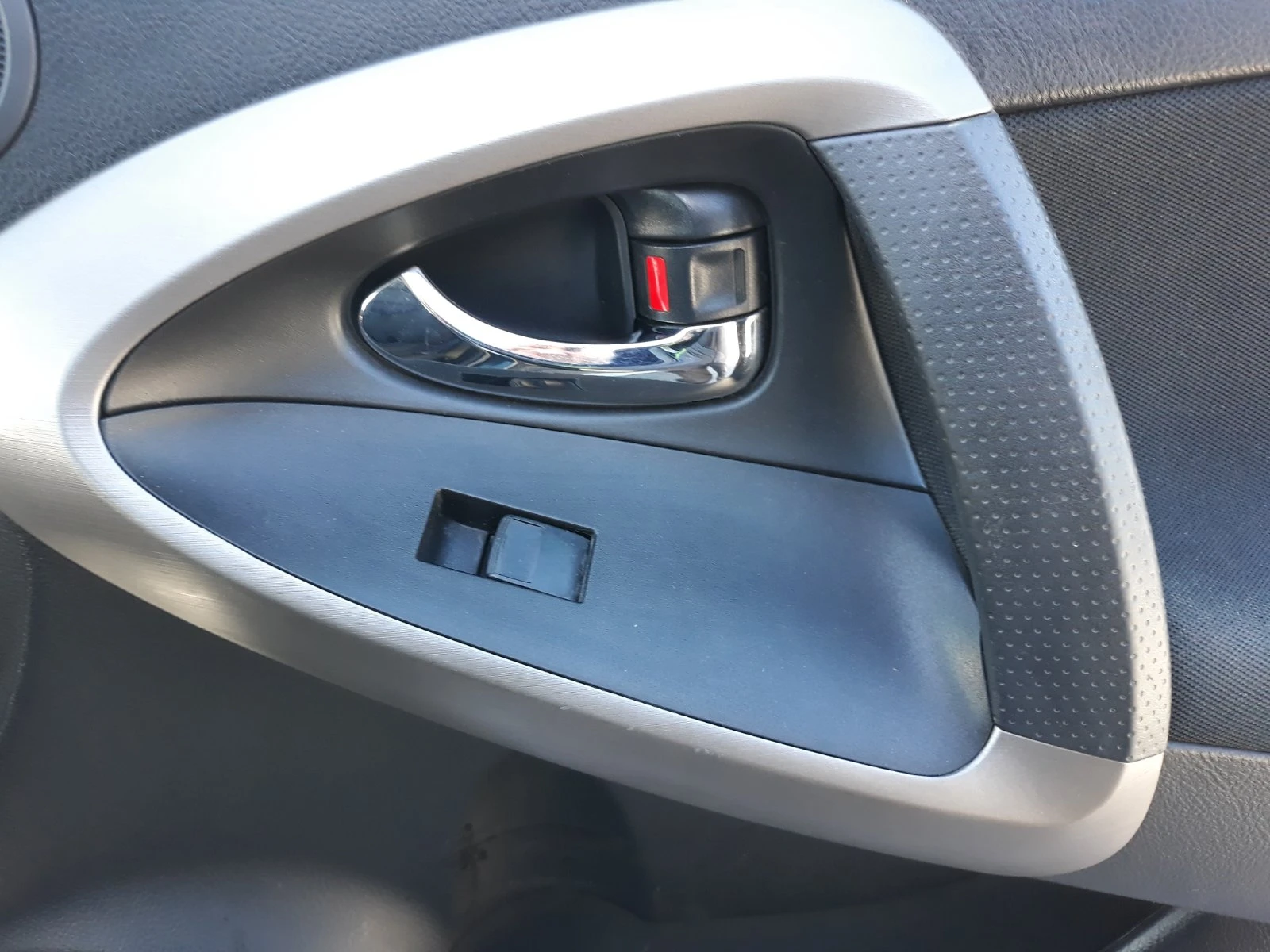 Toyota Rav4  - изображение 8