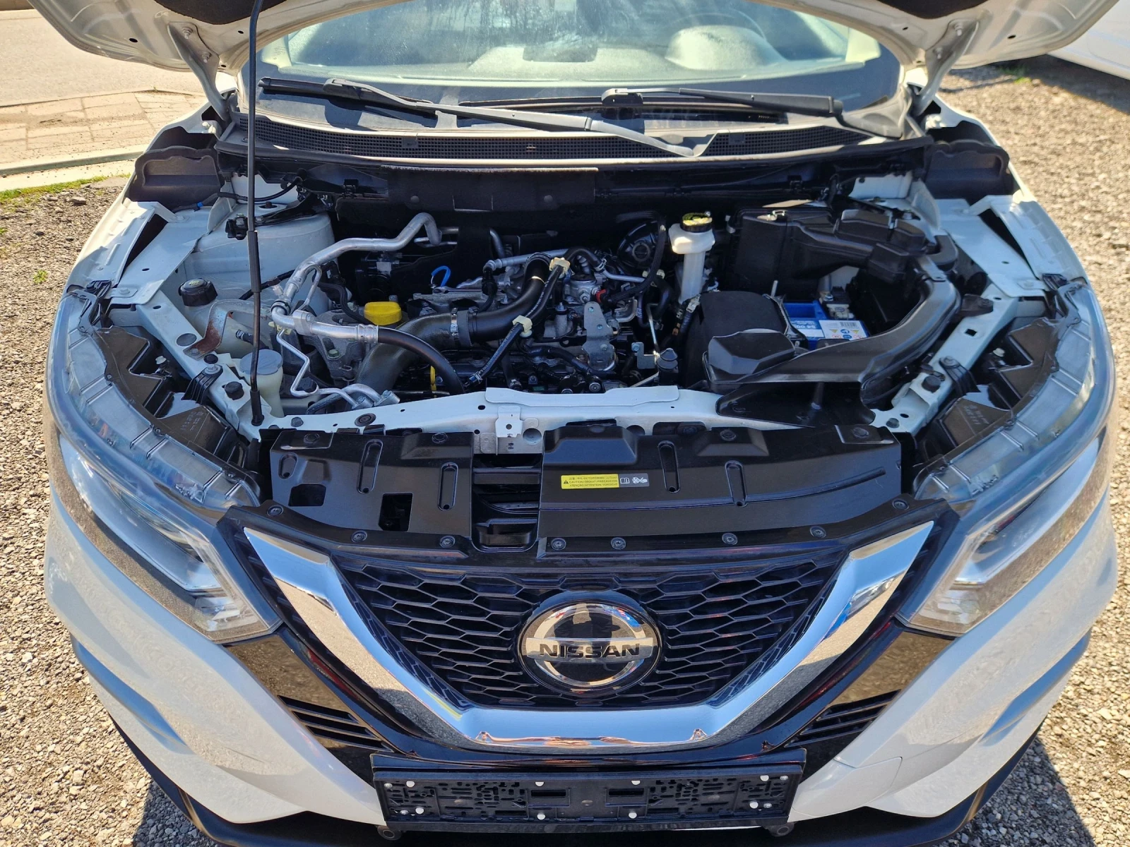 Nissan Qashqai 1.2i 16v 115HP.TEKNA ITALIA, снимка 8 - Автомобили и джипове - 54244462