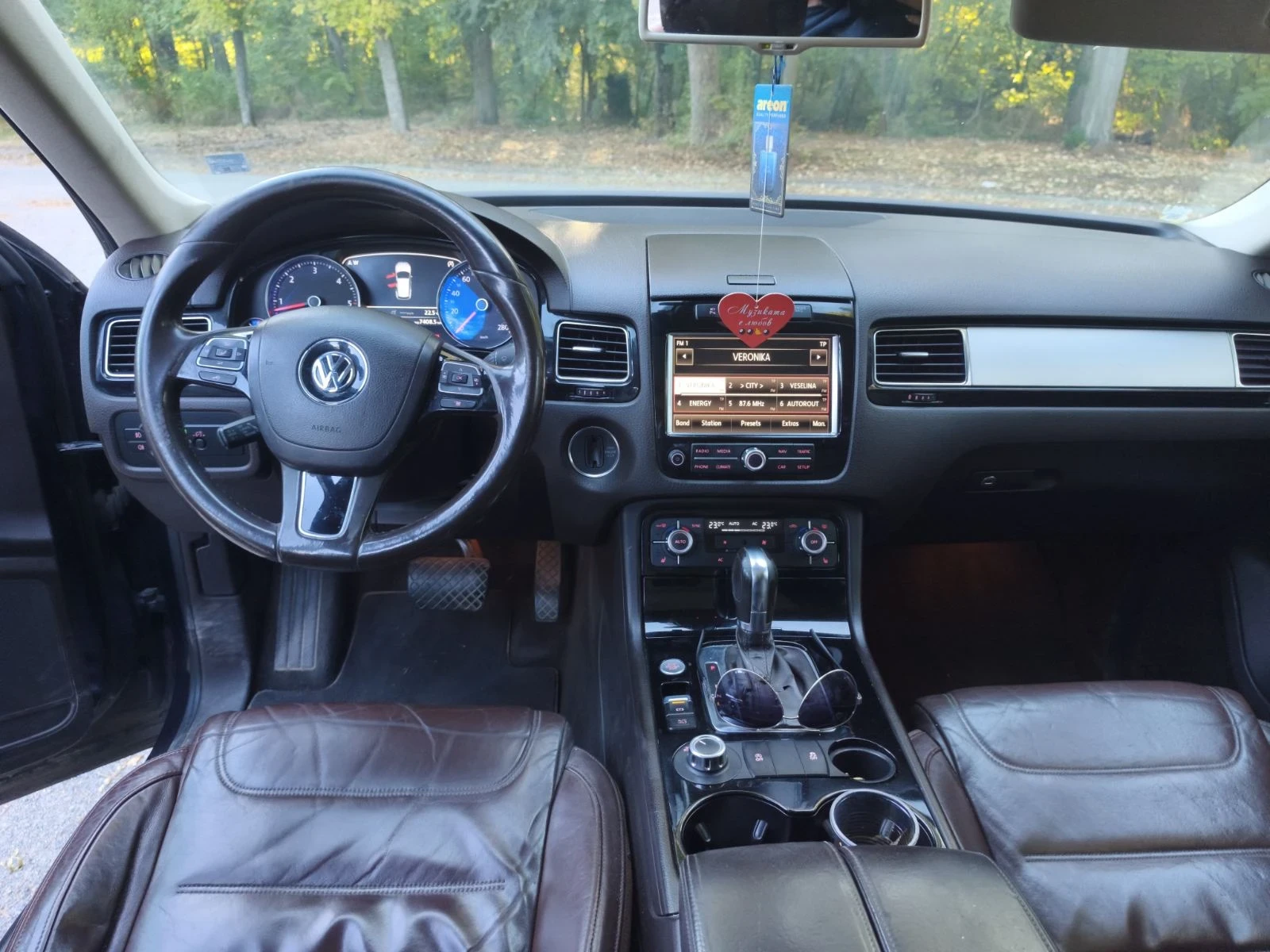 VW Touareg, снимка 15 - Автомобили и джипове - 55995353