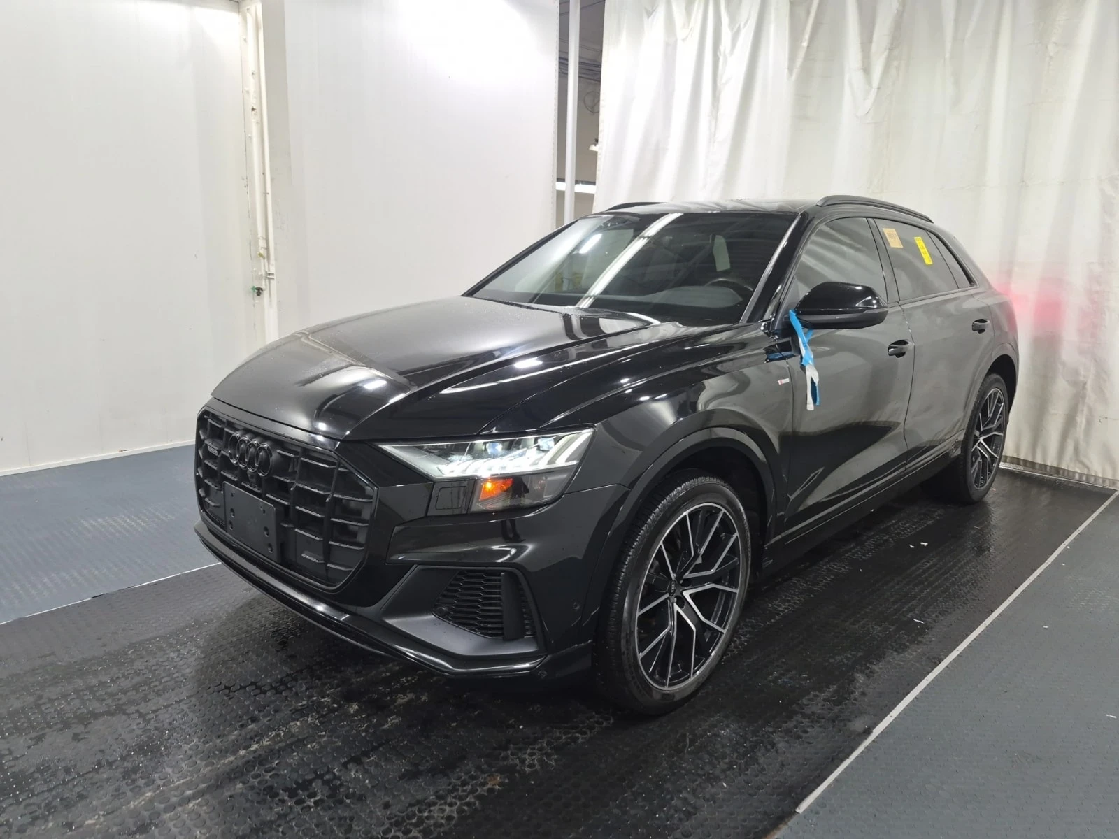 Audi Q8 * 2 КЛЮЧА * ОТ ПРЕДСТАВИТЕЛСТВО * ОБДУХВАНЕ