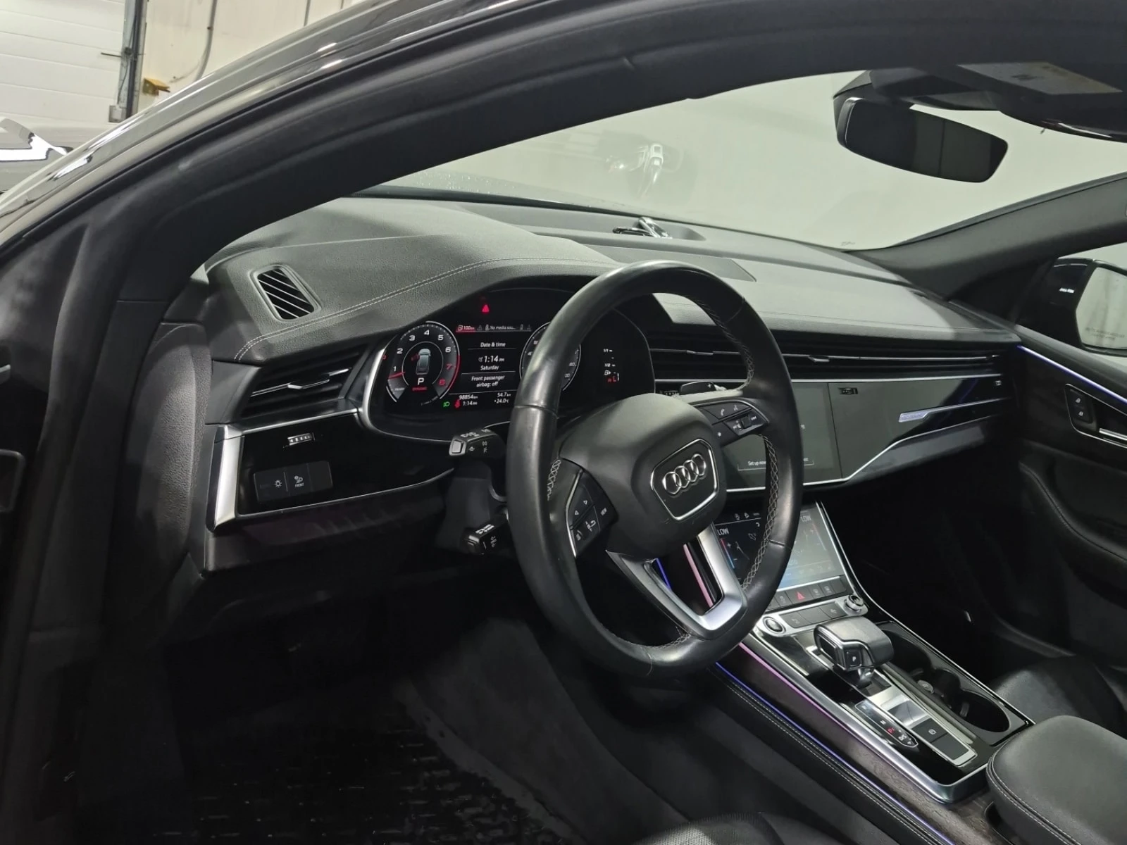 Audi Q8 * 2 КЛЮЧА * ОТ ПРЕДСТАВИТЕЛСТВО * ОБДУХВАНЕ, снимка 11 - Автомобили и джипове - 56076338