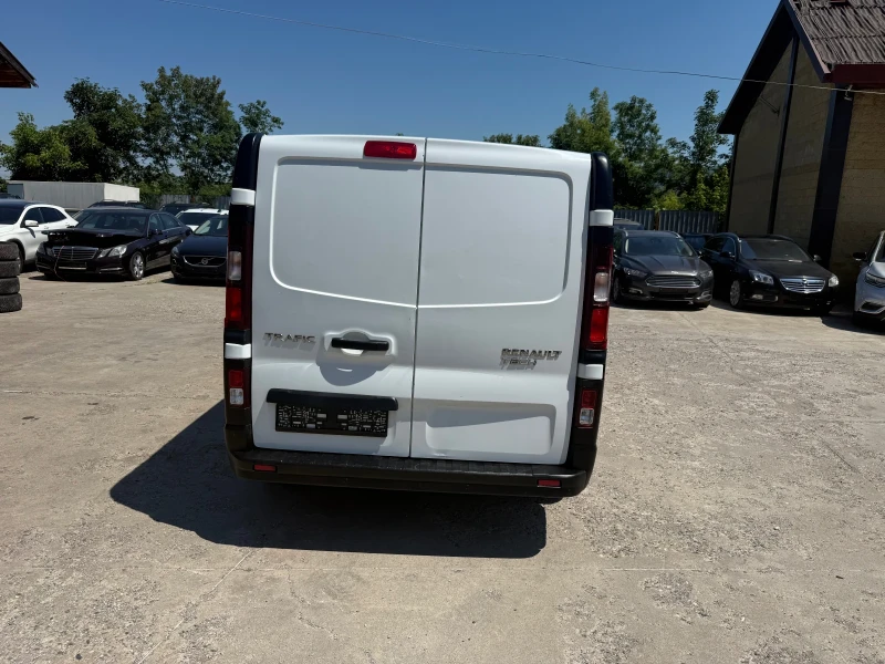 Renault Trafic 1.6 dci MAXI, снимка 8 - Бусове и автобуси - 50541138