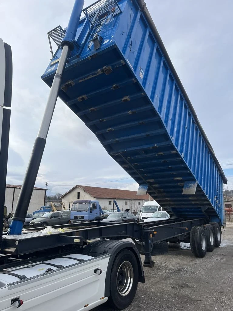 Полуремарке Feldbinder 62 кубика