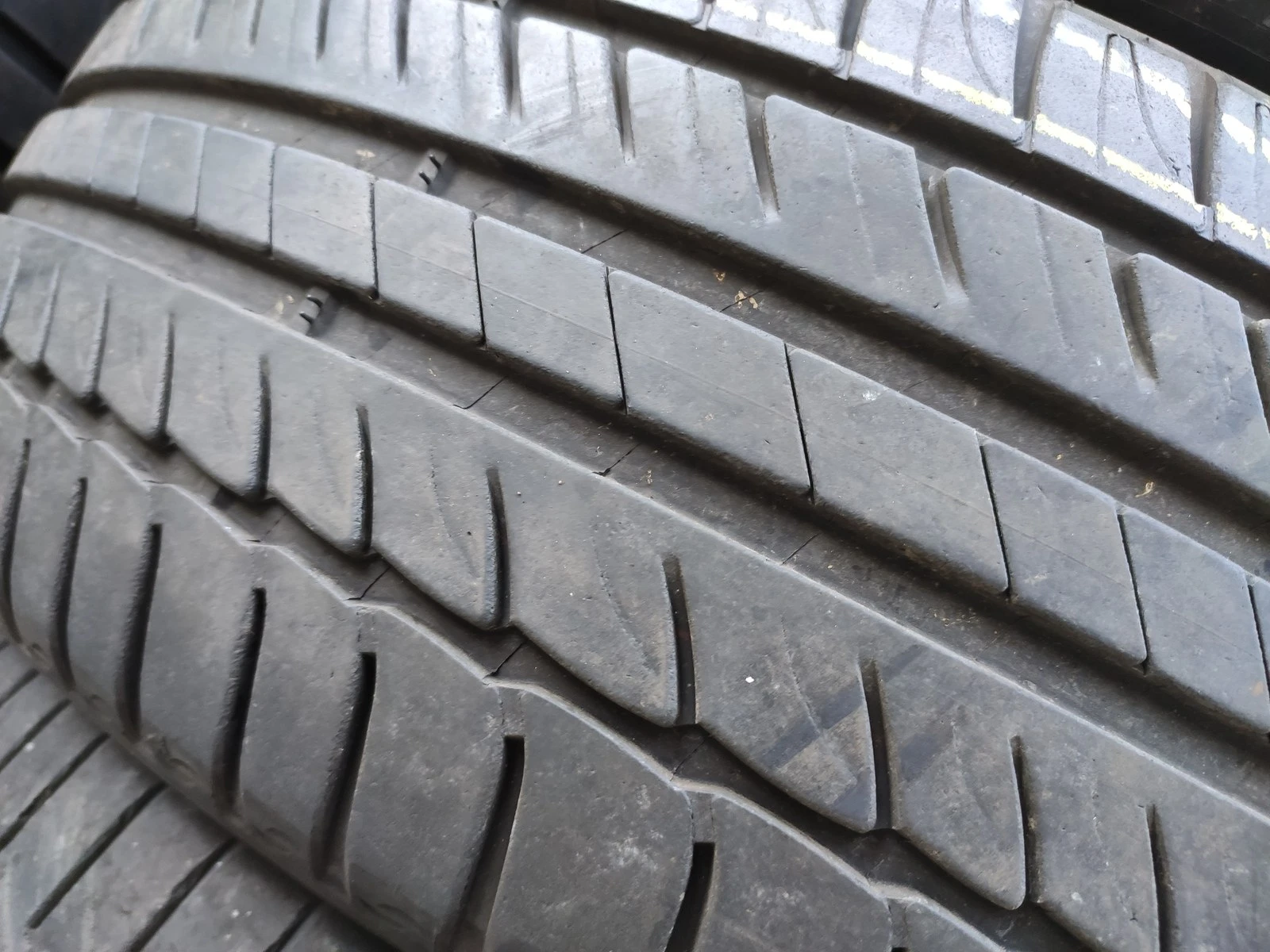 Гуми Летни 215/55R17, снимка 4 - Гуми и джанти - 56664422