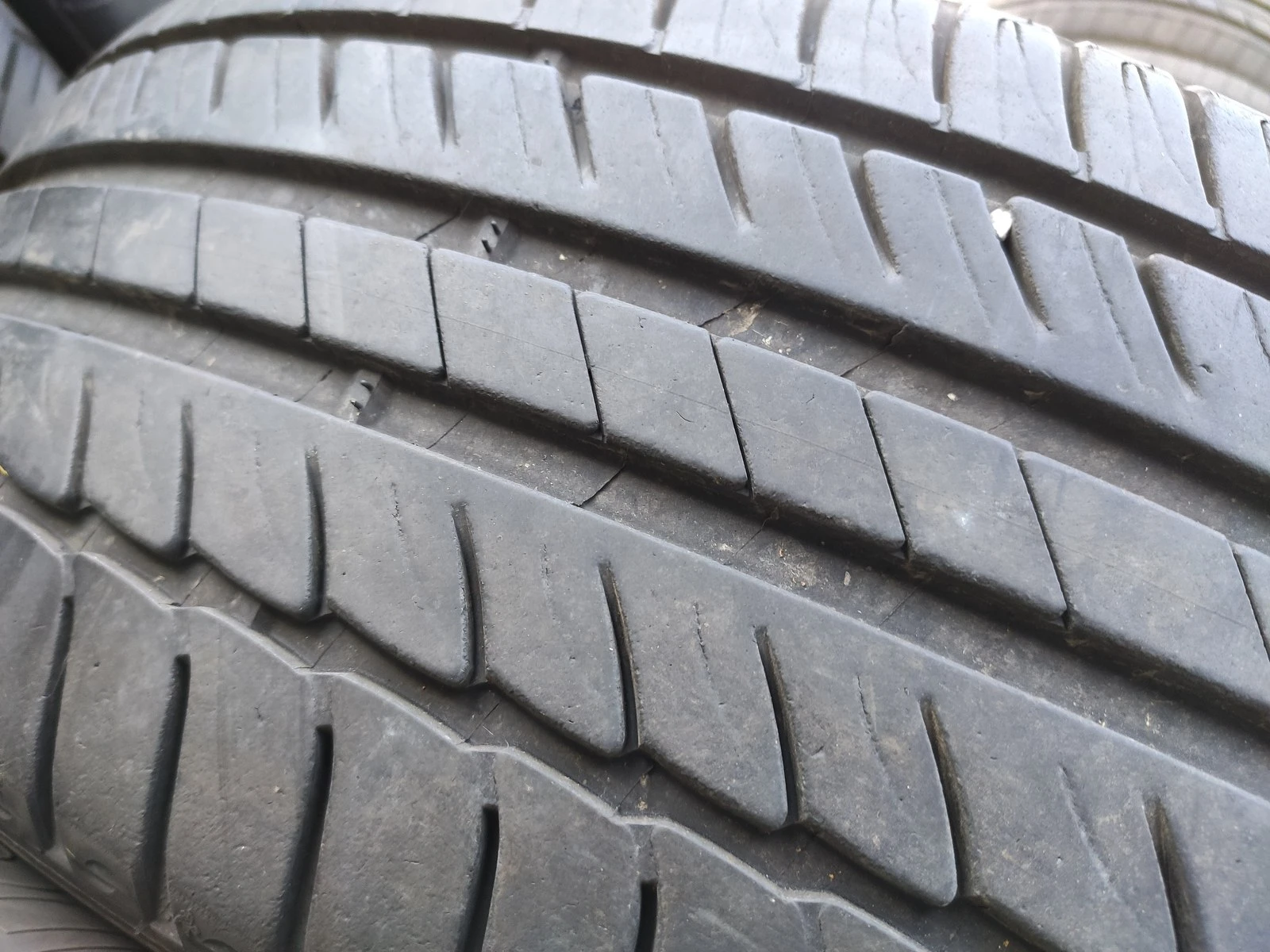 Гуми Летни 215/55R17, снимка 3 - Гуми и джанти - 56664422