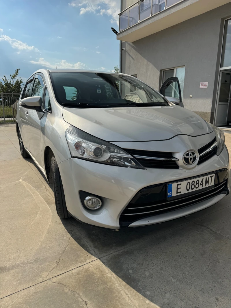 Toyota Verso 1.6D4D 112 К.С, снимка 3 - Автомобили и джипове - 48214715