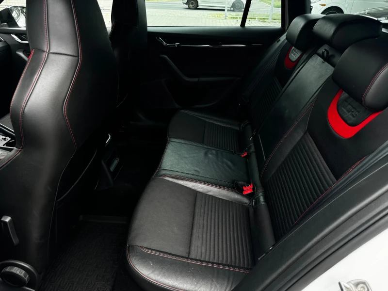 Skoda Octavia VRS 2.0TDI LED Keyless, снимка 10 - Автомобили и джипове - 51701053