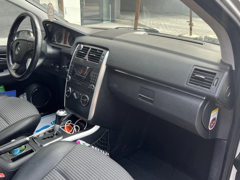 Mercedes-Benz B 170, снимка 14 - Автомобили и джипове - 52645405