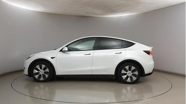 Tesla Model Y LONG RANGE AWD DUAL MOTOR - изображение 2