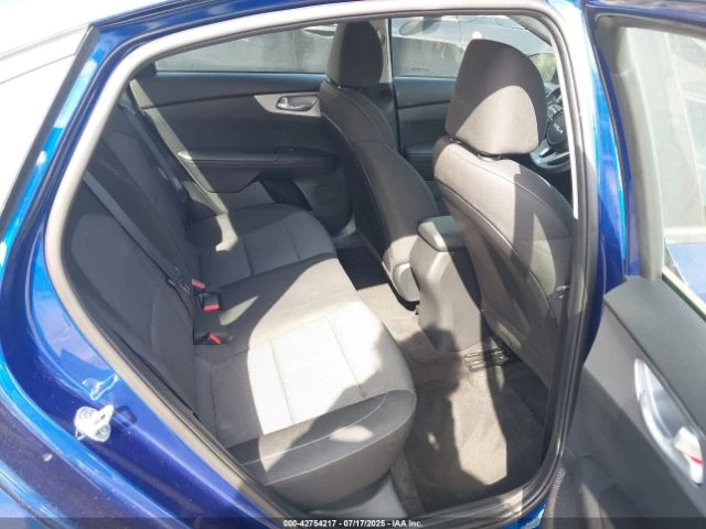 Kia Forte LXS - изображение 8