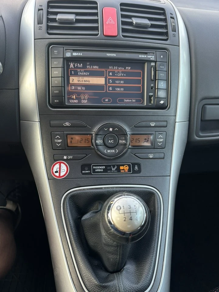 Toyota Auris 1.6 БЕНЗИН  EURO5 - изображение 10