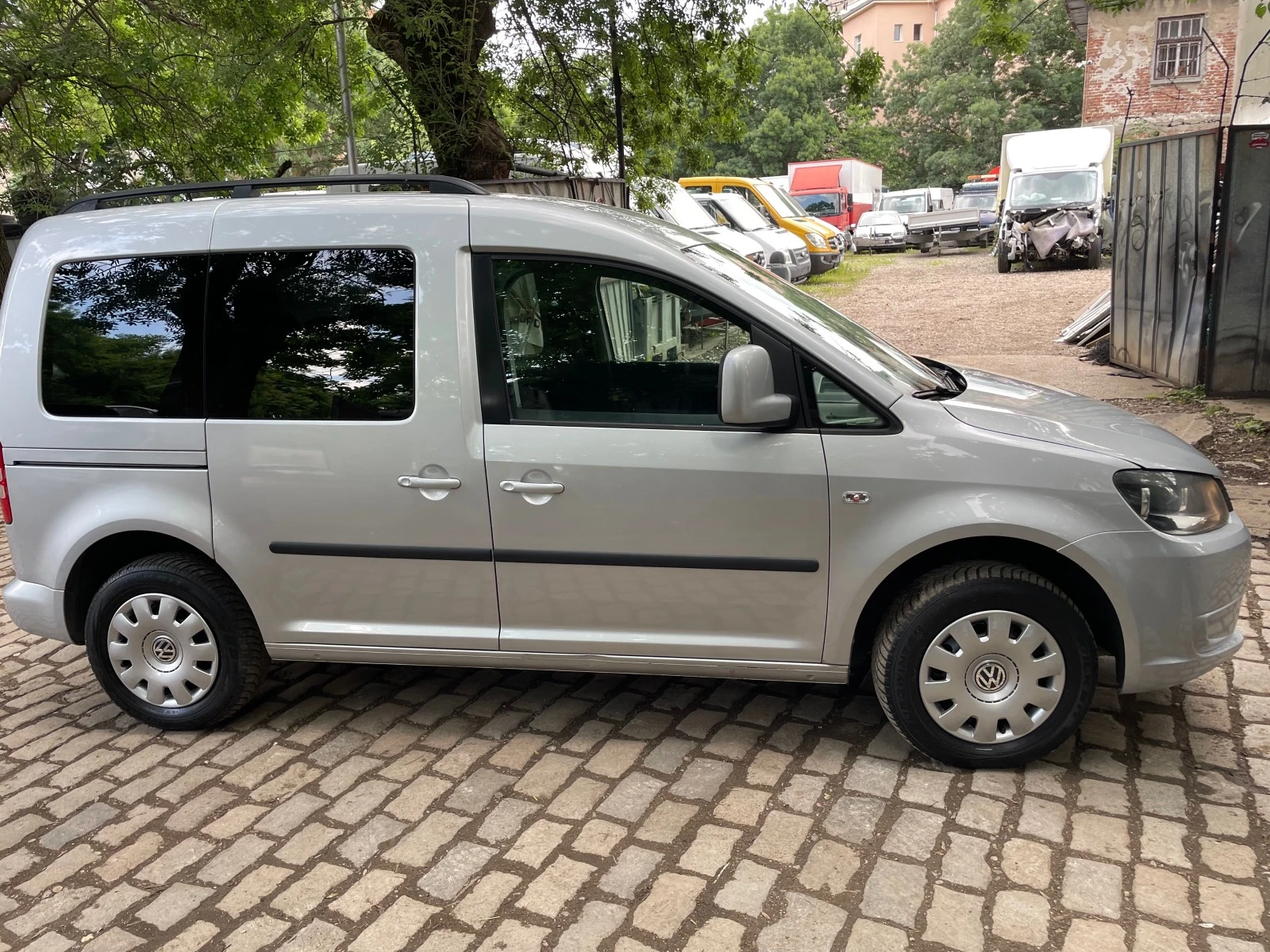 VW Caddy 1.6TDI EURO5 - изображение 7