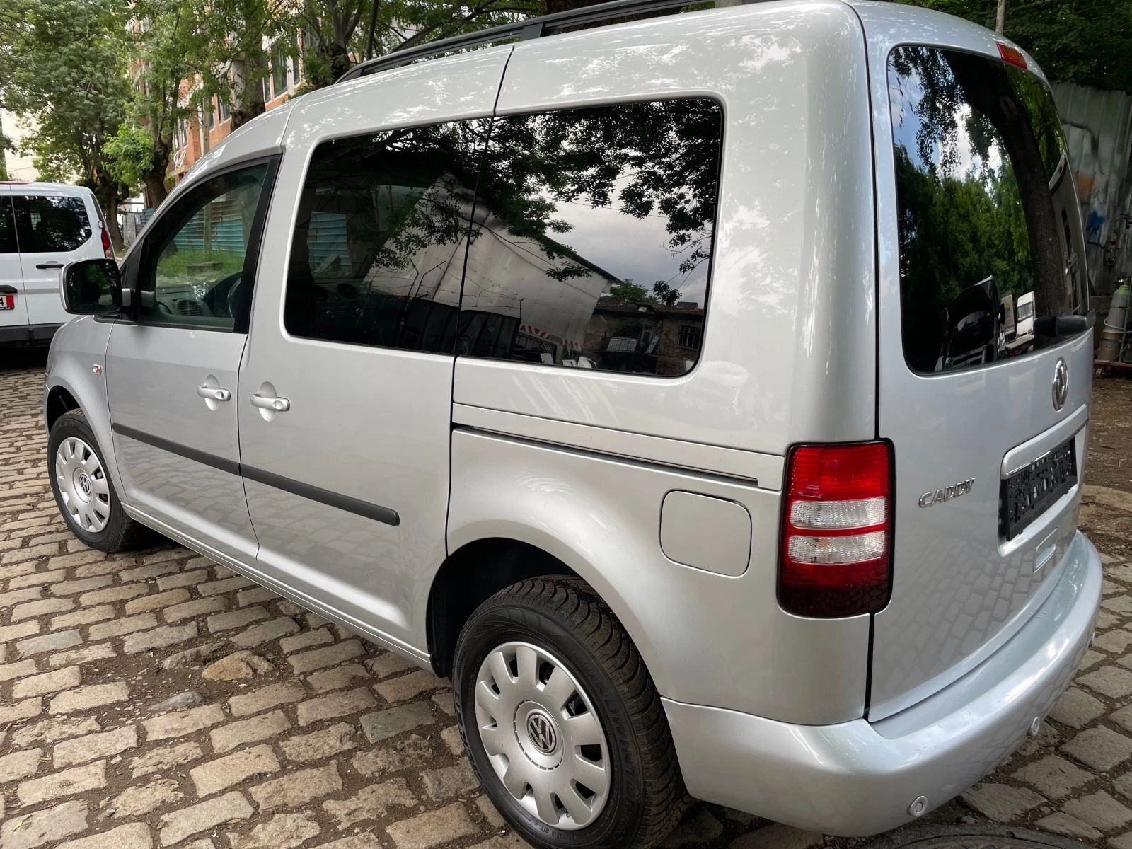 VW Caddy 1.6TDI EURO5 - изображение 4