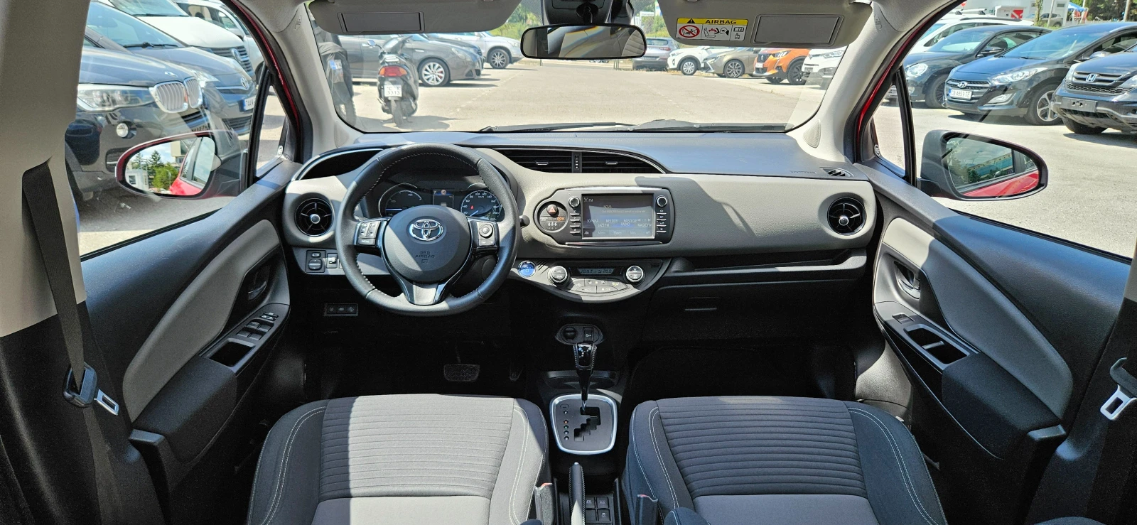 Toyota Yaris 1.5 Hybrid E-CVT Style - изображение 8