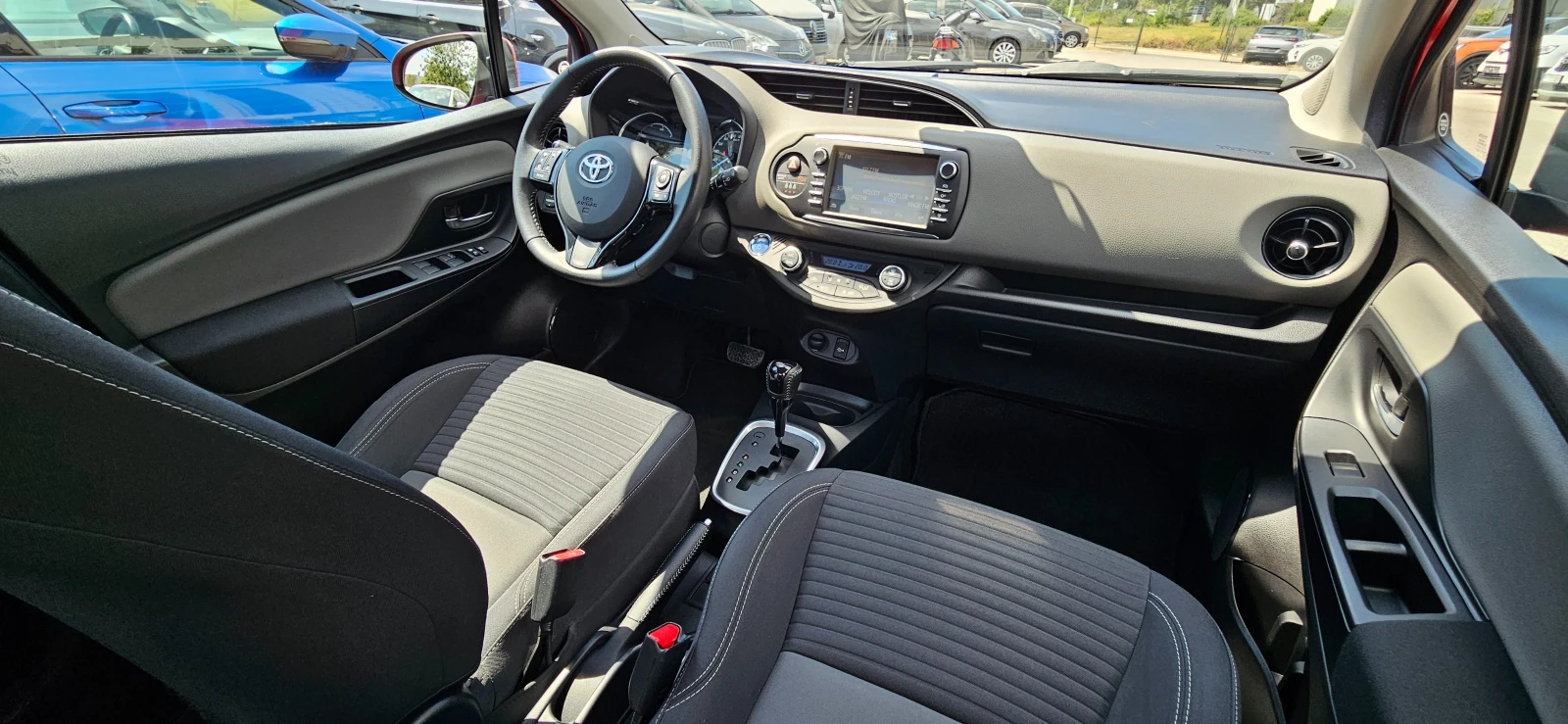 Toyota Yaris 1.5 Hybrid E-CVT Style - изображение 7
