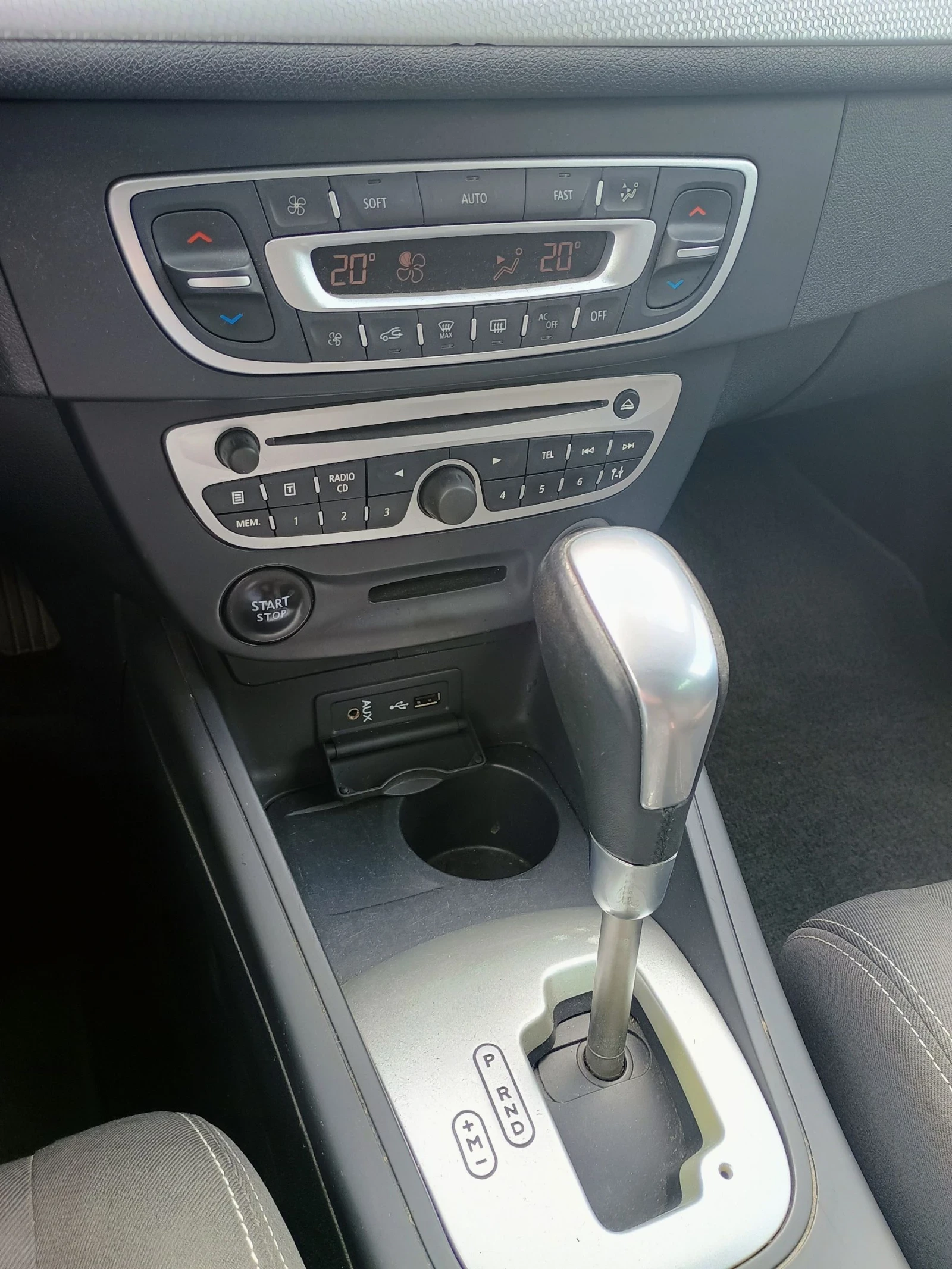 Renault Megane Газ-бензин, автоматик, Navi - изображение 8