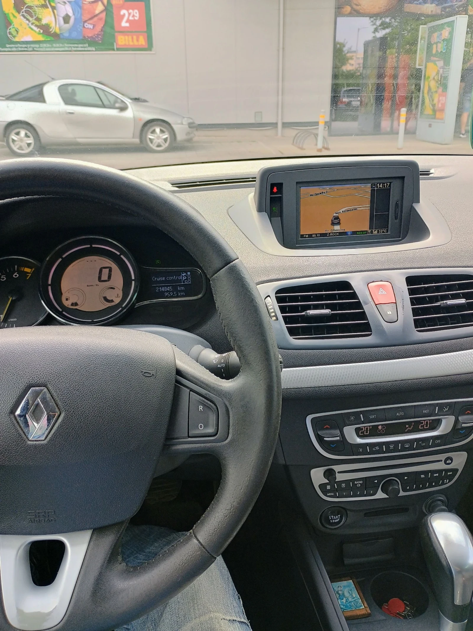 Renault Megane Газ-бензин, автоматик, Navi - изображение 9