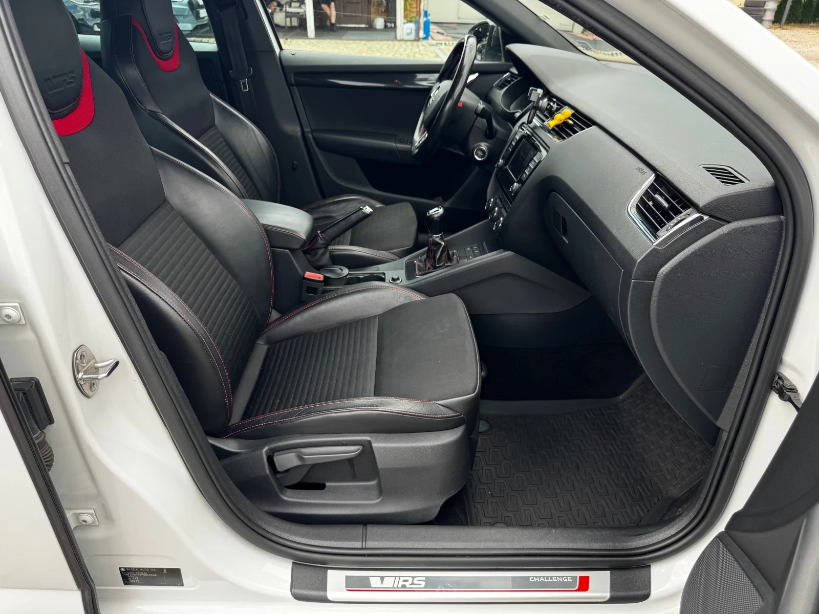 Skoda Octavia VRS 2.0TDI LED Keyless - изображение 9