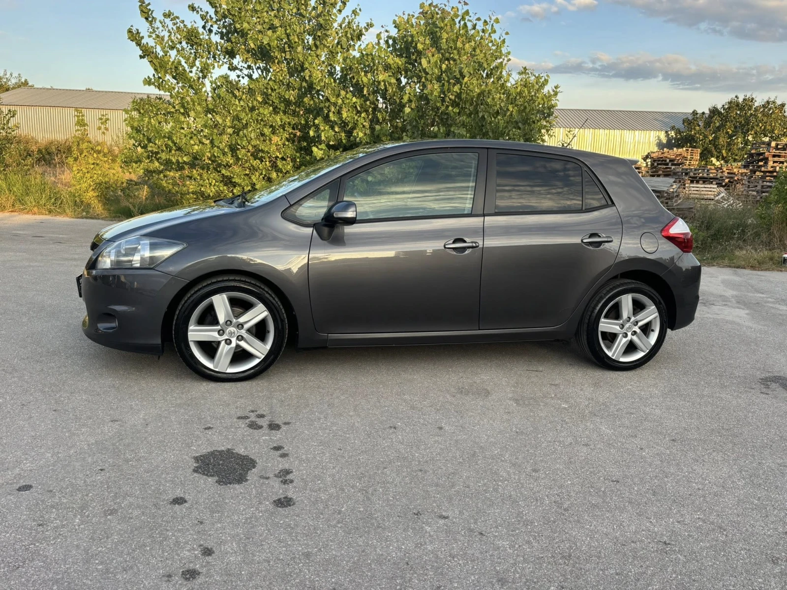 Toyota Auris 1.6 БЕНЗИН  EURO5 - изображение 5