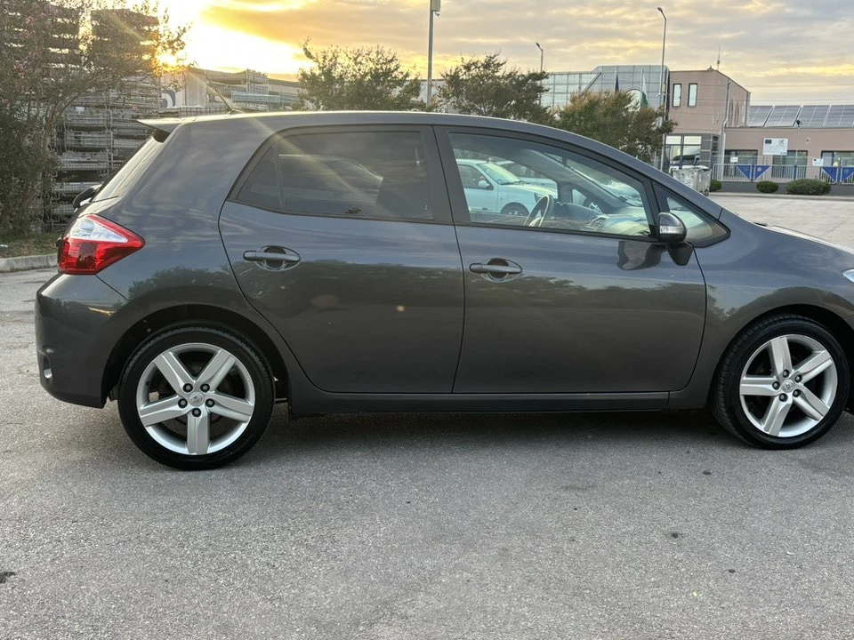 Toyota Auris 1.6 БЕНЗИН  EURO5 - изображение 8