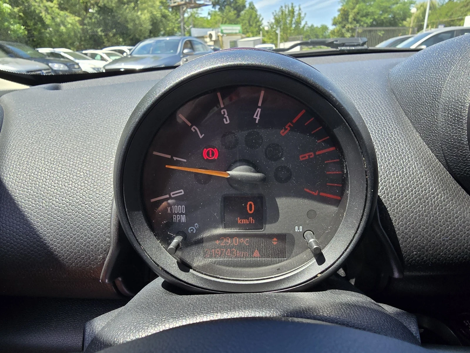 Mini D one 1.6d 90к.с Топ състояние , снимка 17 - Автомобили и джипове - 52671688