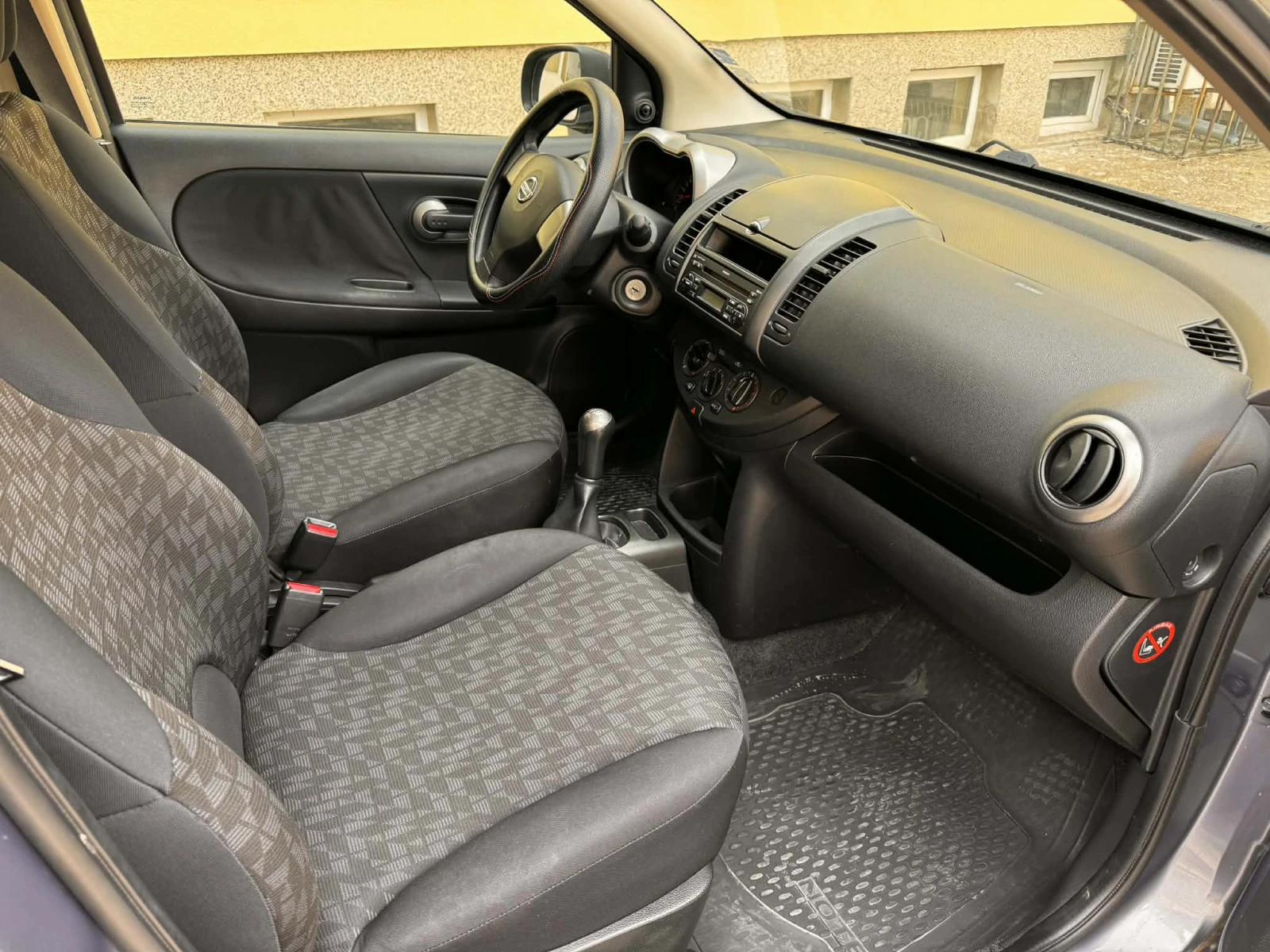Nissan Note, снимка 15 - Автомобили и джипове - 53734196