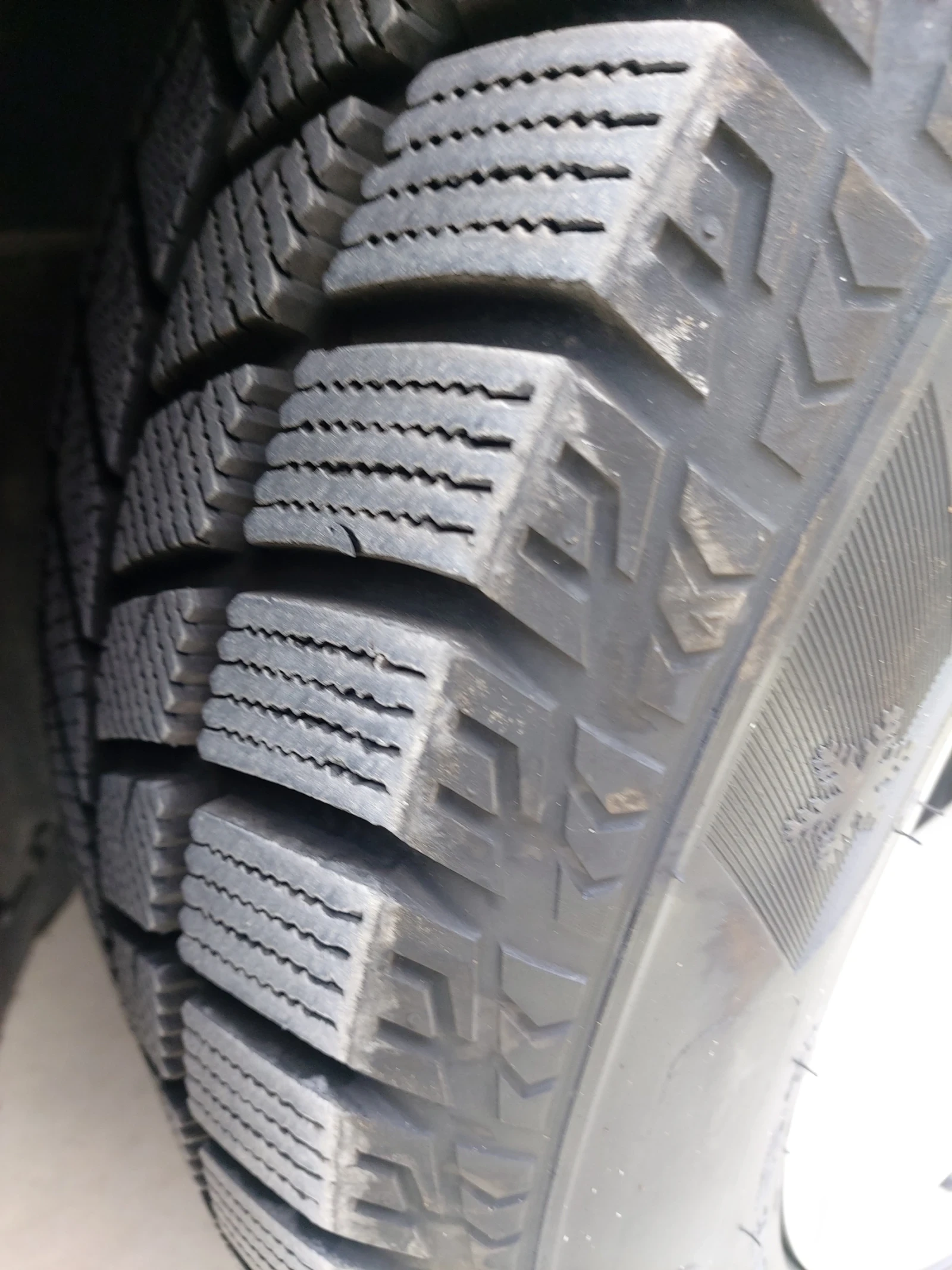 VW Passat 1.6 TDI 120кс, снимка 16 - Автомобили и джипове - 54070622