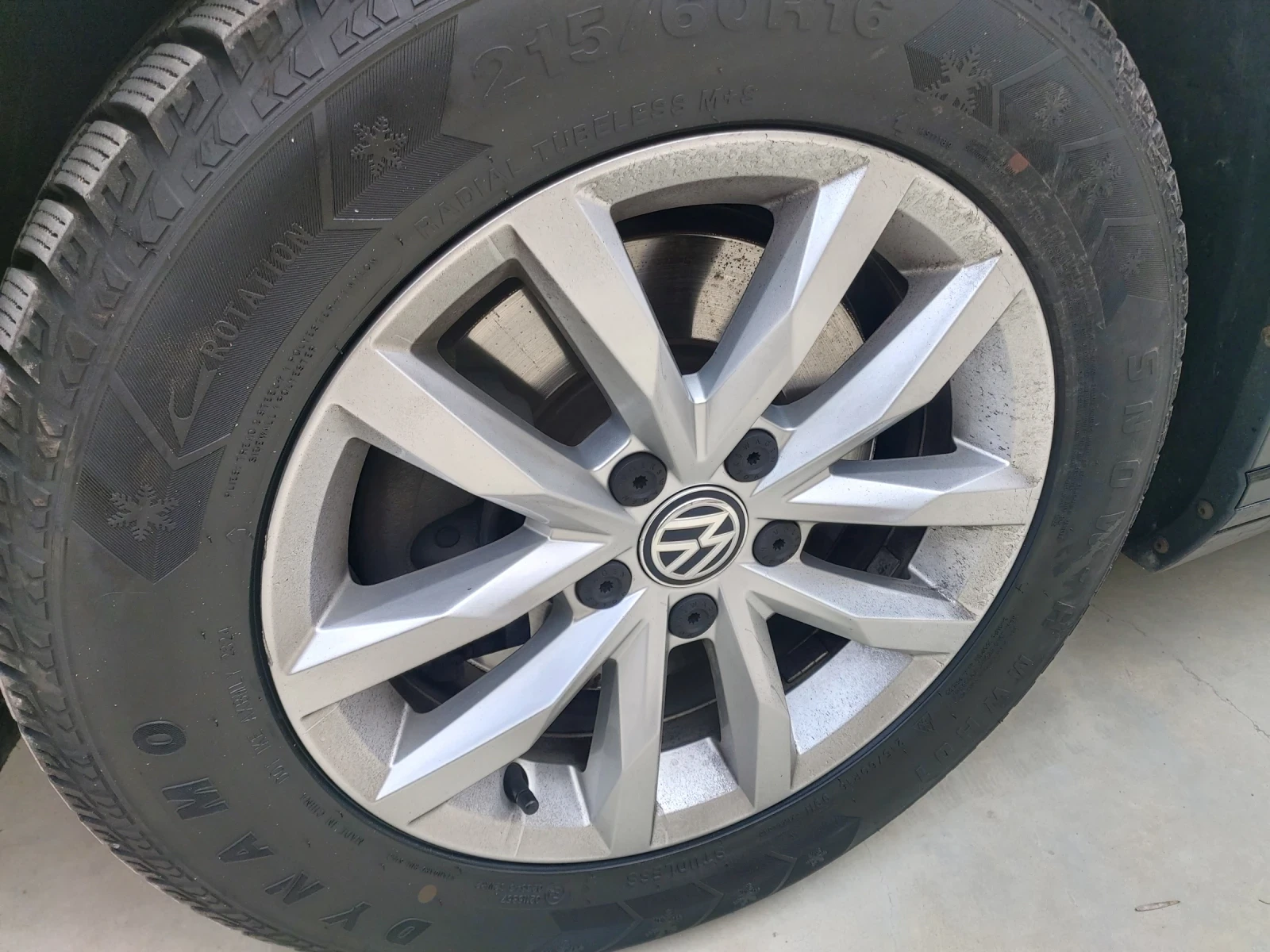 VW Passat 1.6 TDI 120кс, снимка 15 - Автомобили и джипове - 54070622