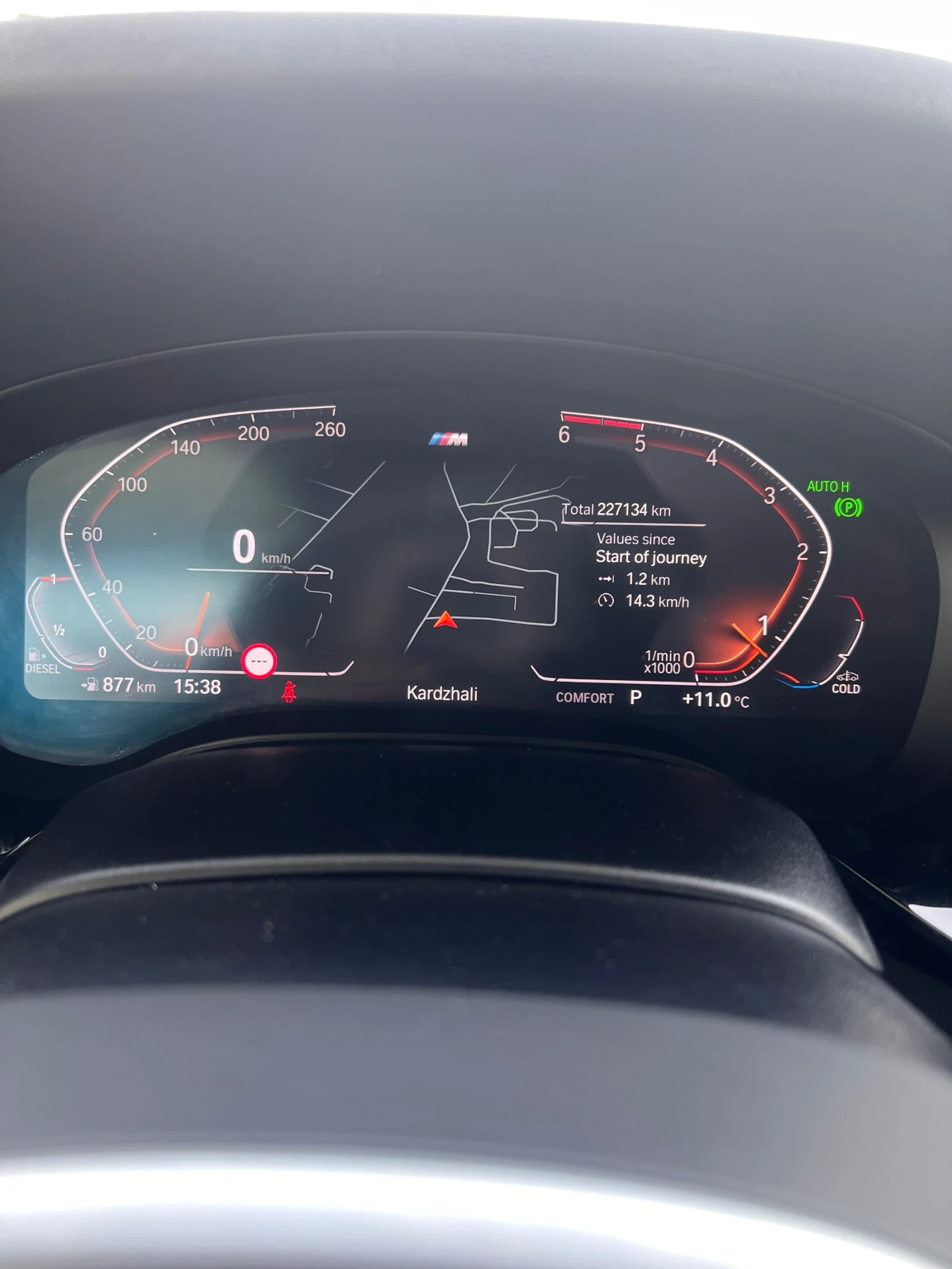 BMW 520 Xdrive, снимка 10 - Автомобили и джипове - 54225261